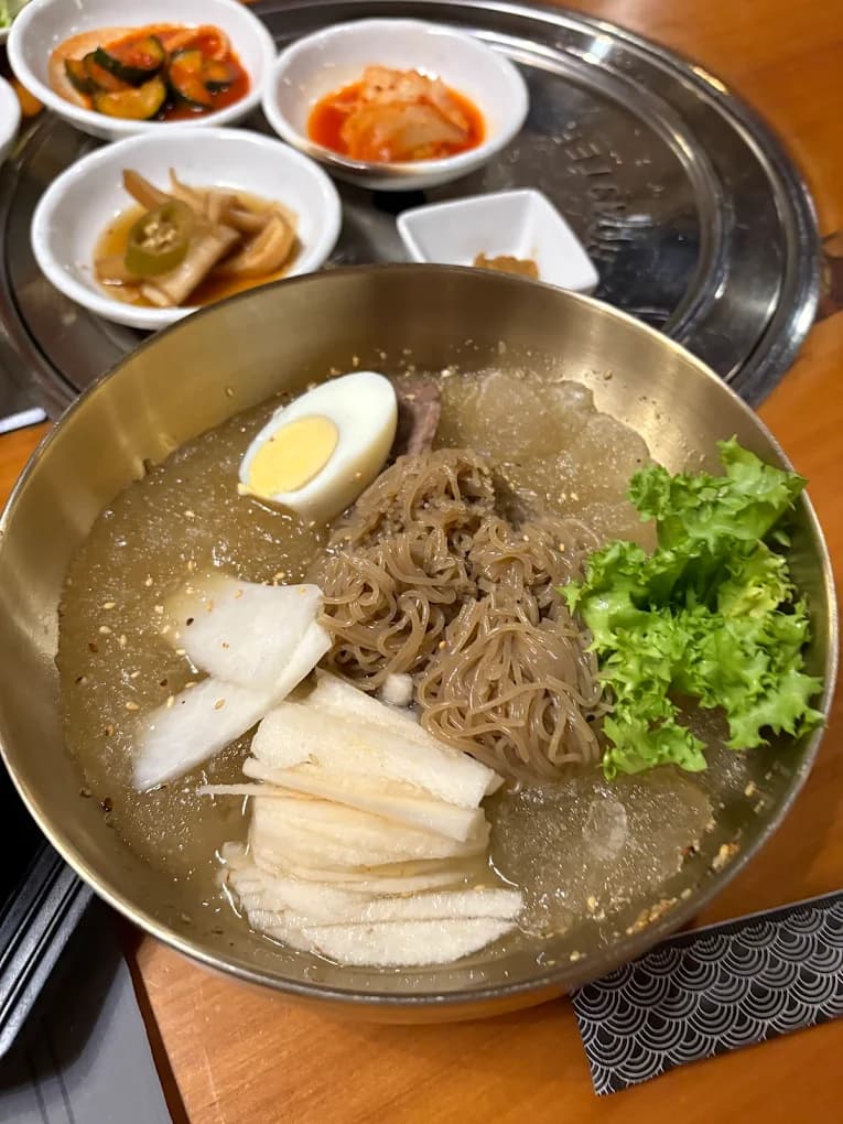 BIBIM NAENG MYEON · 비빔 냉면 - Image 1