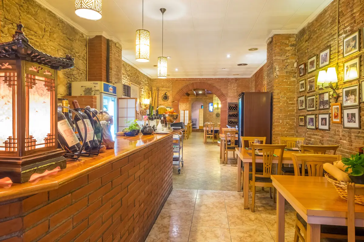 Dining room and interior 6