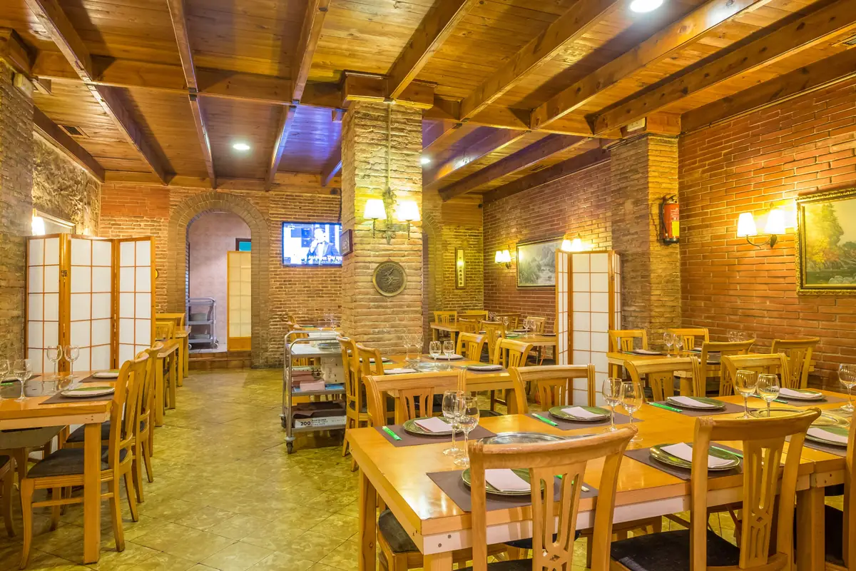 Dining room and interior 5